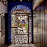 El Capricho De 1849 & Parking